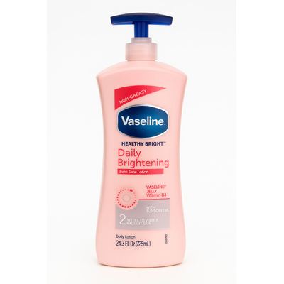 Vaseline Healthy Bright – لوشن التفتيح اليومي يمنح بشرتك إشراقة طبيعية خلال أسبوعين فقط يحتوي على فيتامين B3 لتوحيد لون