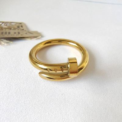 خاتم كارتييه مسمار ذهبي