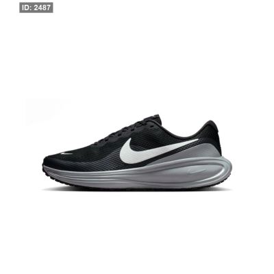 Nike Revolution 8