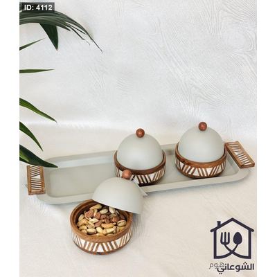 مضيفة مكسرات / مجففات 3 زبادي خشب طبيعي مع غطاء وصينية معدن سكني مع يد خشب ريزن ( دمشق )